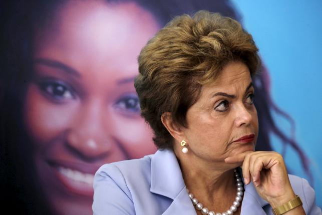 Brazil's President Dilma Rousseff looks on during a ceremony for the Investment Program in Electricity at the Planalto Palace in Brasilia, August 11, 2015. REUTERS/Ueslei Marcelino