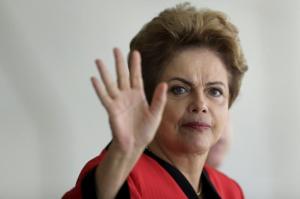 Brazil's President Dilma Rousseff gestures during a Summit of Heads of State of MERCOSUR and Associated States and 44th Meeting of the Common Market Council in Brasilia, July 17, 2015. REUTERS/Ueslei Marcelino