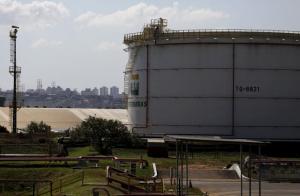 A fuel storage tank is seen at the company Petroleo Brasileiro SA, or Petrobras, in Sao Caetano do Sul, near Sao Paulo July 24, 2015. REUTERS/Nacho Doce