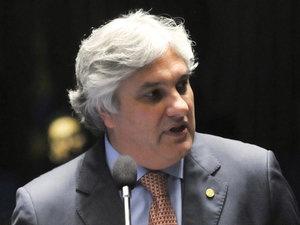 senador-delcidio-amaral-brasilia-20110630-original