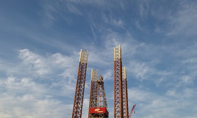 jack-up-rig-source-pixabay-author-kmans-664x400